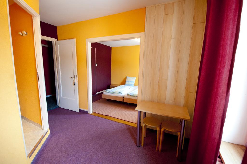 Hotel Bellavista "Bellevue" Saignelégier エクステリア 写真