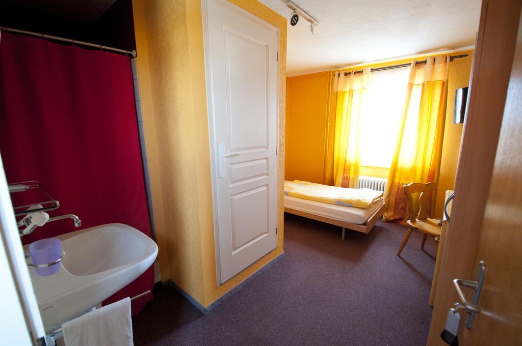 Hotel Bellavista "Bellevue" Saignelégier エクステリア 写真